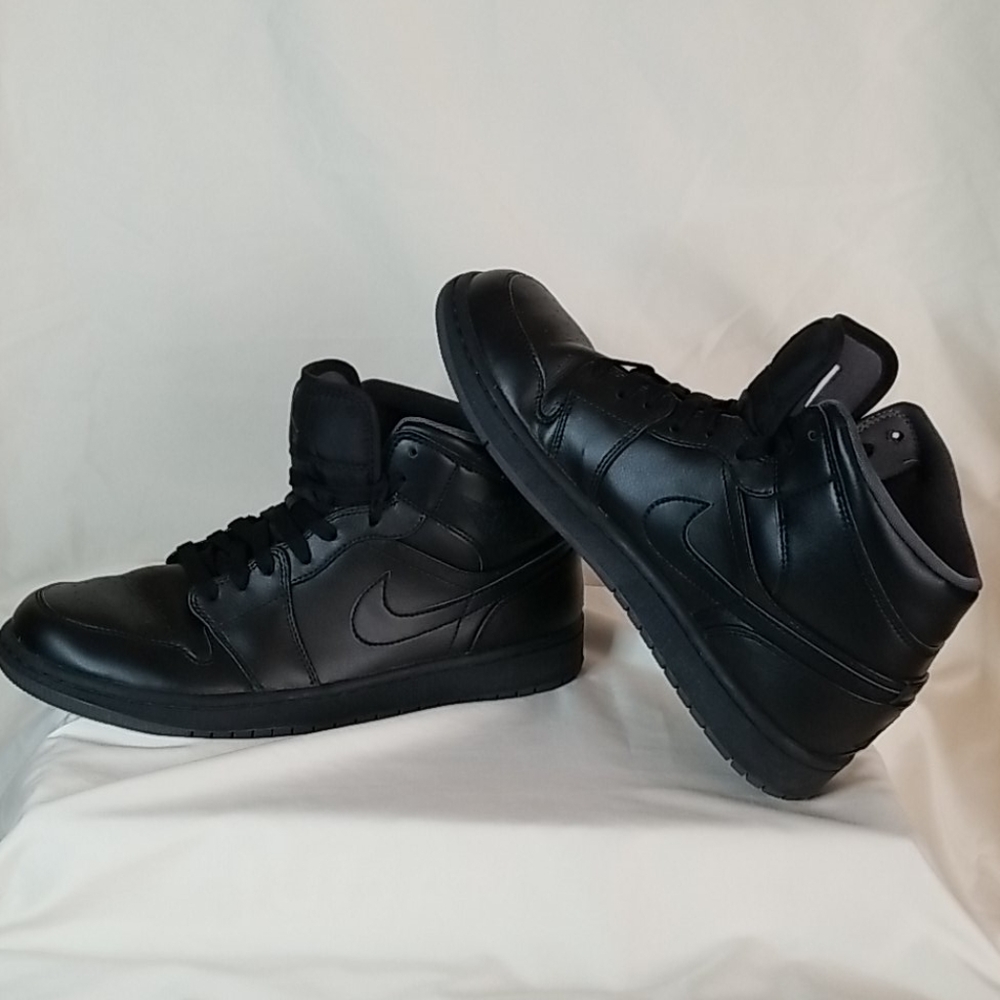 Air Jordan 1 Mid Black-Dark Grey/Men basketball sh
